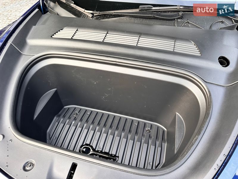 Внедорожник / Кроссовер Tesla Model Y 2022 в Киеве