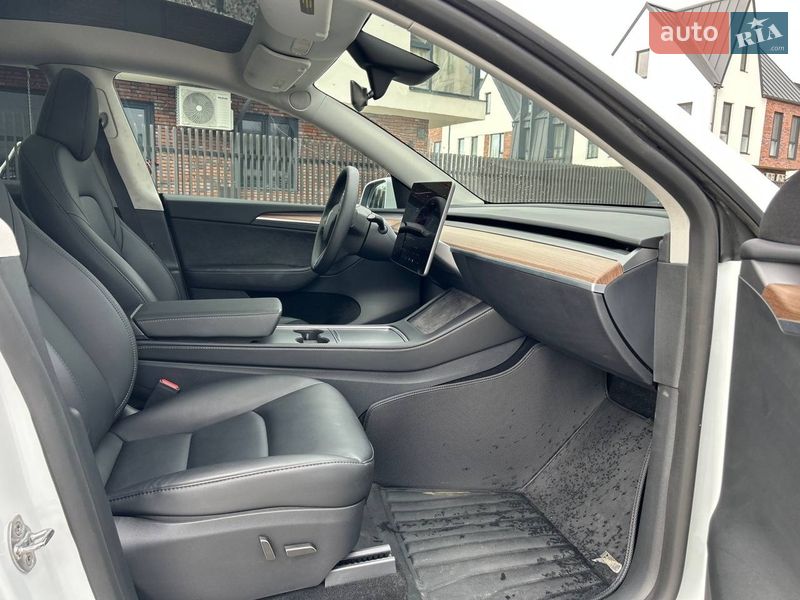 Позашляховик / Кросовер Tesla Model Y 2024 в Умані фото 29 Позашляховик / Кросовер Tesla Model Y 2024 в Умані