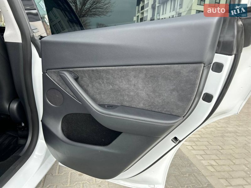 Позашляховик / Кросовер Tesla Model Y 2024 в Умані фото 25 Позашляховик / Кросовер Tesla Model Y 2024 в Умані