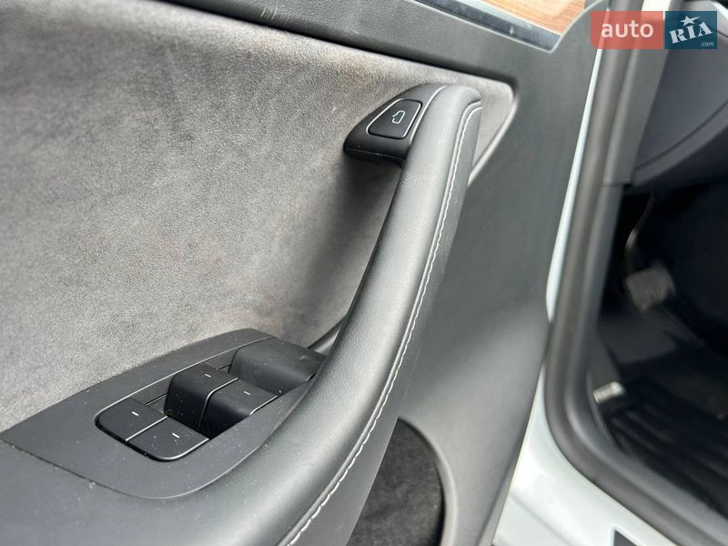 Позашляховик / Кросовер Tesla Model Y 2024 в Умані фото 16 Позашляховик / Кросовер Tesla Model Y 2024 в Умані