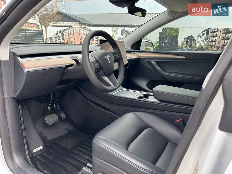 Позашляховик / Кросовер Tesla Model Y 2024 в Умані фото 17 Позашляховик / Кросовер Tesla Model Y 2024 в Умані