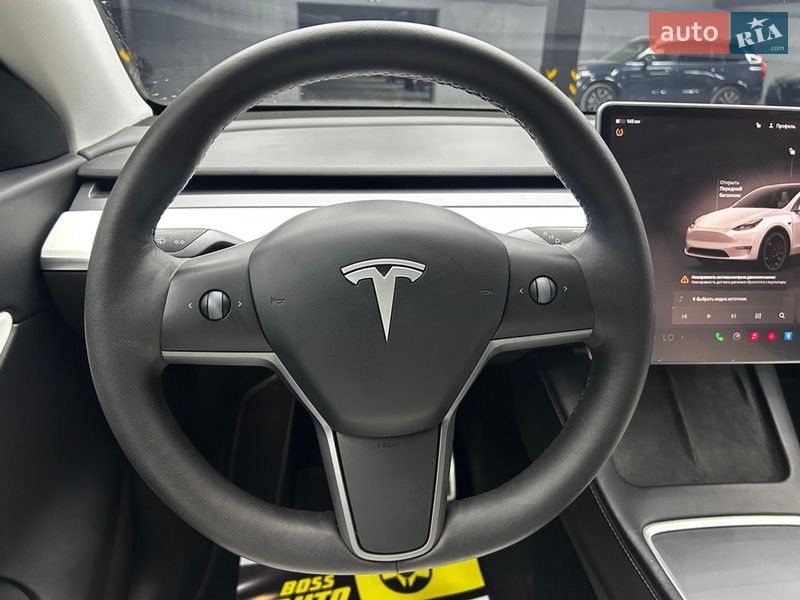 Позашляховик / Кросовер Tesla Model Y 2022 в Чернівцях