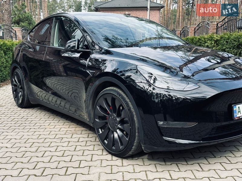 Позашляховик / Кросовер Tesla Model Y 2023 в Києві