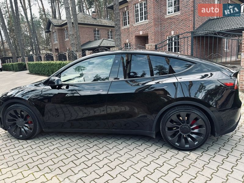 Позашляховик / Кросовер Tesla Model Y 2023 в Києві