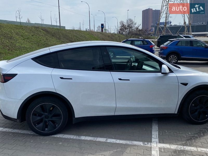 Позашляховик / Кросовер Tesla Model Y 2023 в Києві