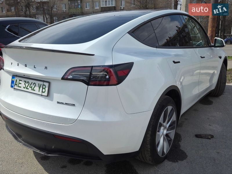 Позашляховик / Кросовер Tesla Model Y 2023 в Дніпрі