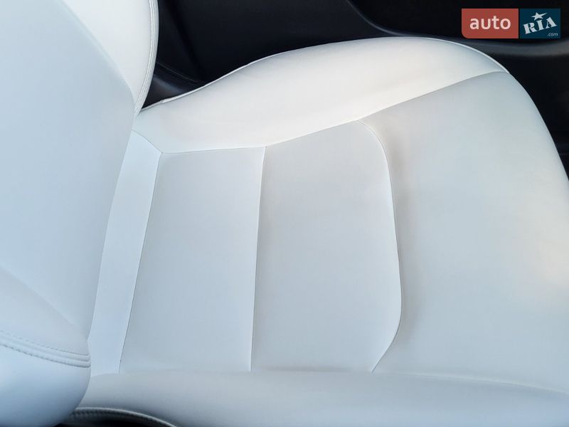 Позашляховик / Кросовер Tesla Model Y 2022 в Києві