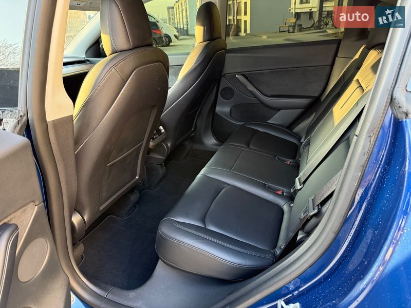 Позашляховик / Кросовер Tesla Model Y 2021 в Львові