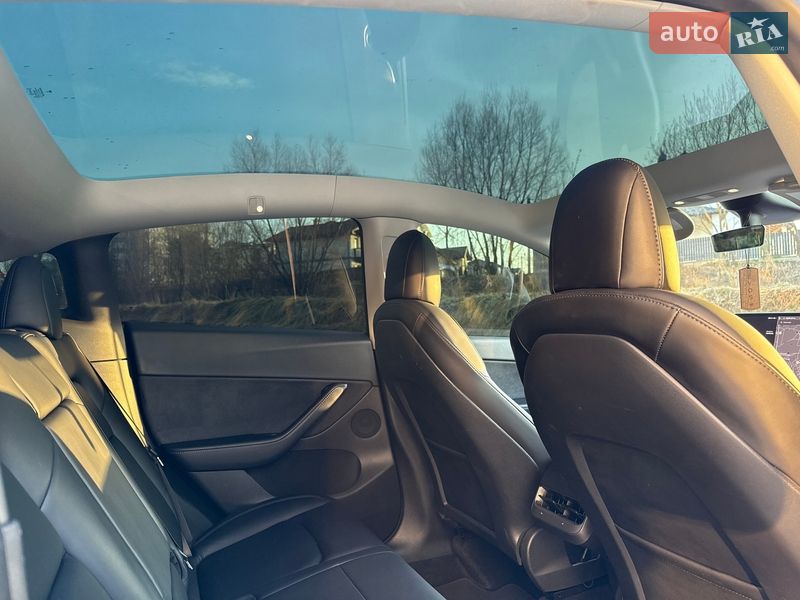 Позашляховик / Кросовер Tesla Model Y 2021 в Львові