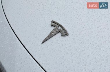 Позашляховик / Кросовер Tesla Model Y 2023 в Києві