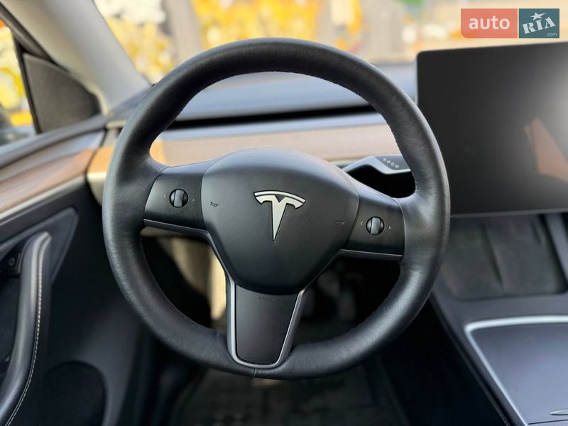 Позашляховик / Кросовер Tesla Model Y 2024 в Києві фото 11 Позашляховик / Кросовер Tesla Model Y 2024 в Києві