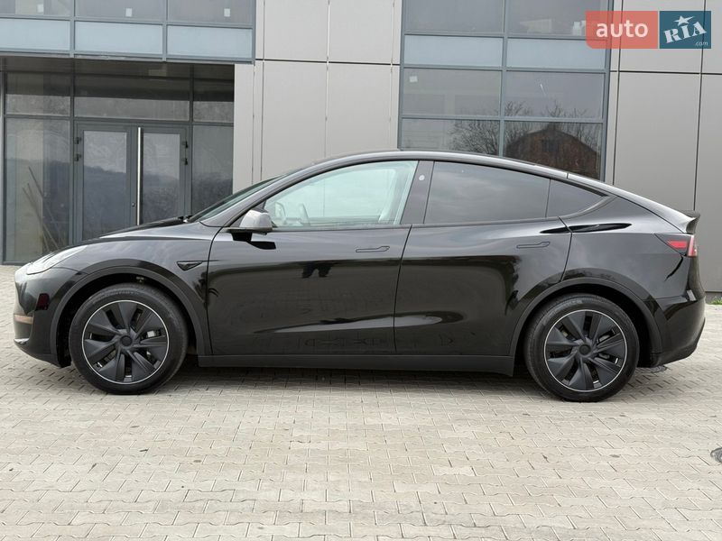 Позашляховик / Кросовер Tesla Model Y 2024 в Чернівцях фото 7 Позашляховик / Кросовер Tesla Model Y 2024 в Чернівцях