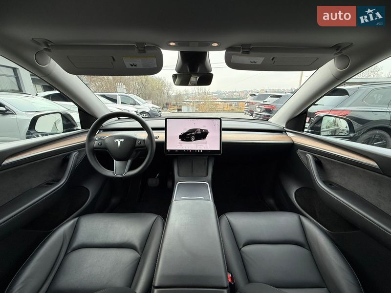 Позашляховик / Кросовер Tesla Model Y 2024 в Чернівцях фото 17 Позашляховик / Кросовер Tesla Model Y 2024 в Чернівцях