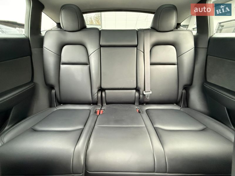 Позашляховик / Кросовер Tesla Model Y 2024 в Чернівцях фото 21 Позашляховик / Кросовер Tesla Model Y 2024 в Чернівцях