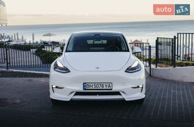 Внедорожник / Кроссовер Tesla Model Y 2022 в Черноморске
