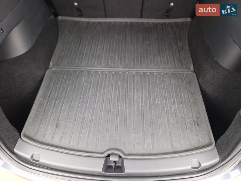 Позашляховик / Кросовер Tesla Model Y 2020 в Харкові