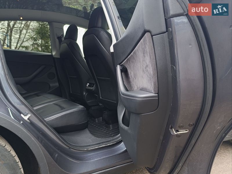Позашляховик / Кросовер Tesla Model Y 2020 в Харкові