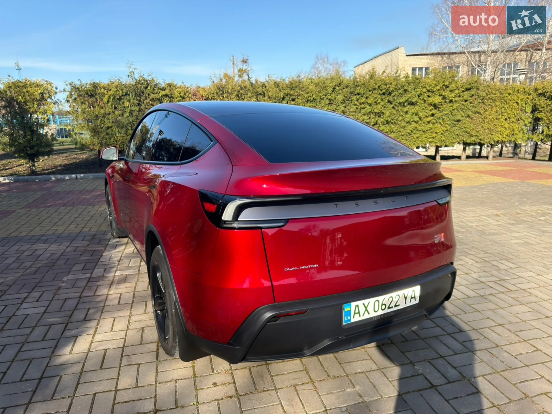 2025 Tesla Model Y - мініатюра 10