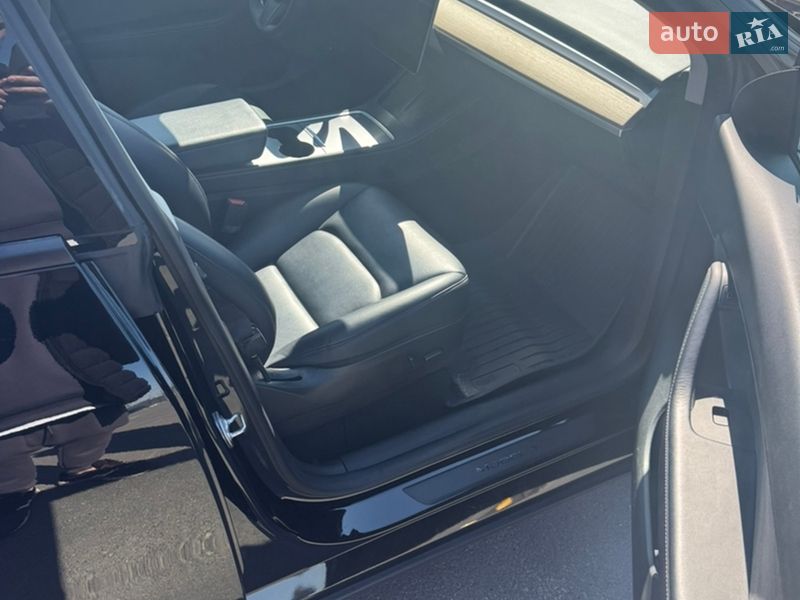 Внедорожник / Кроссовер Tesla Model Y 2022 в Киеве