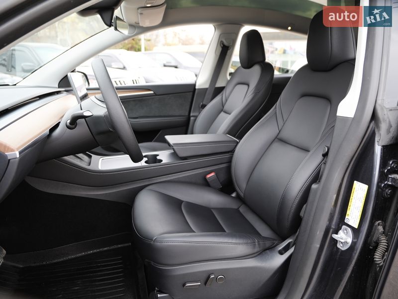 Внедорожник / Кроссовер Tesla Model Y 2024 в Харькове