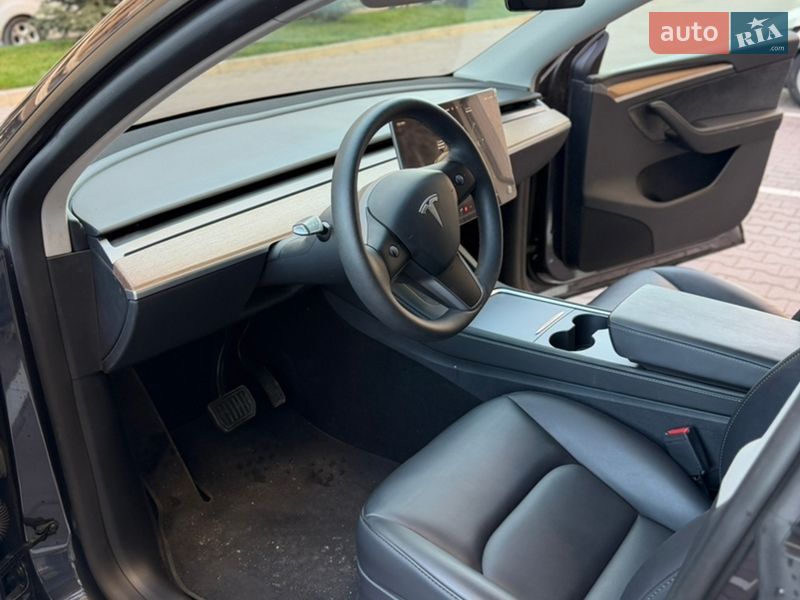 Внедорожник / Кроссовер Tesla Model Y 2024 в Киеве