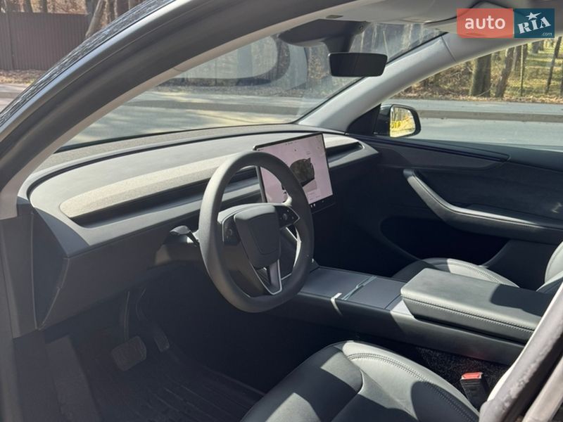 Внедорожник / Кроссовер Tesla Model Y 2025 в Львове