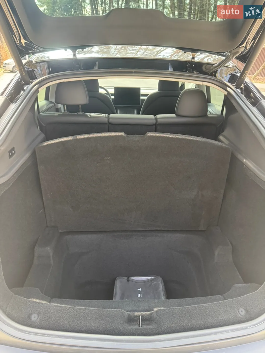 2025 Tesla Model Y - мініатюра 19