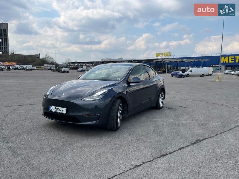 Tesla Model Y 2021