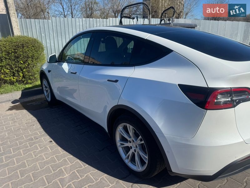 Позашляховик / Кросовер Tesla Model Y 2021 в Дніпрі фото 4 Позашляховик / Кросовер Tesla Model Y 2021 в Дніпрі