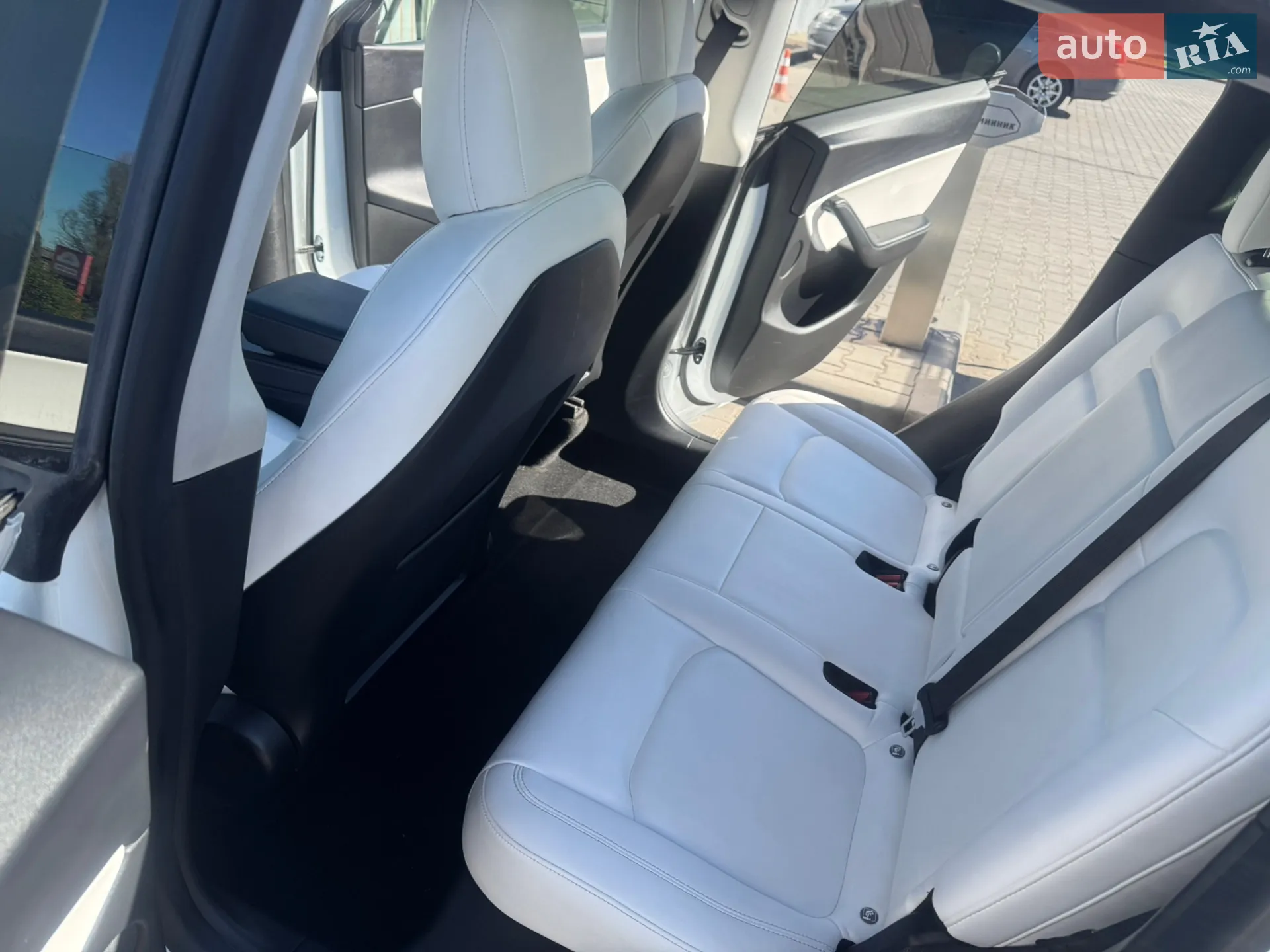 2021 Tesla Model Y - мініатюра 9