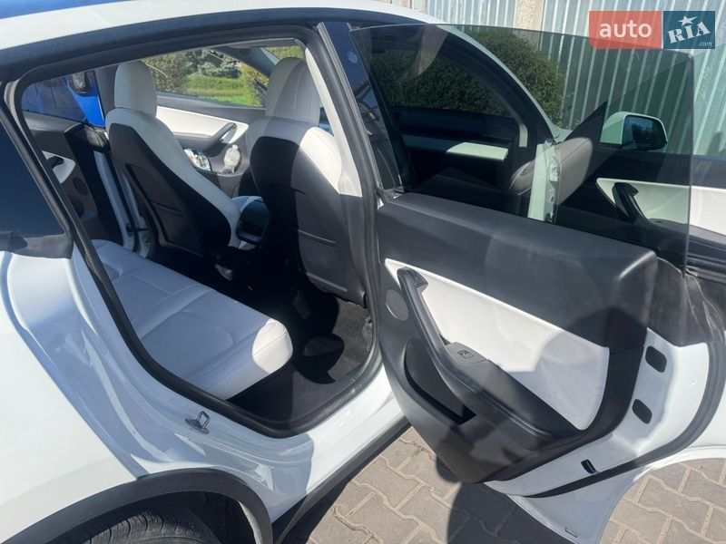 Позашляховик / Кросовер Tesla Model Y 2021 в Дніпрі фото 14 Позашляховик / Кросовер Tesla Model Y 2021 в Дніпрі