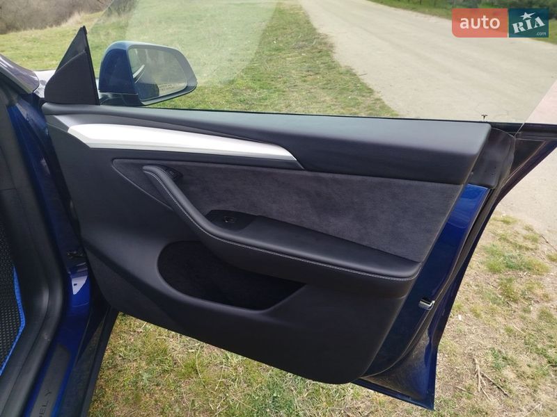 Внедорожник / Кроссовер Tesla Model Y 2024 в Одессе