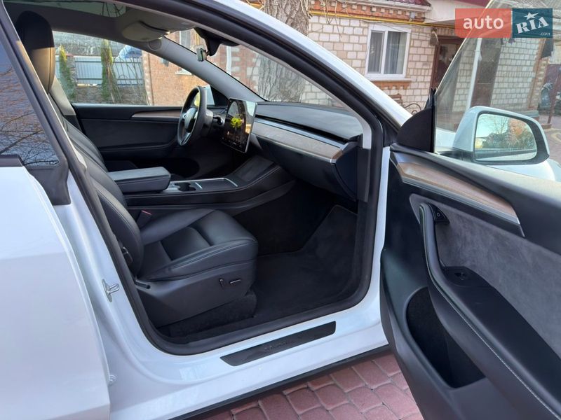 Внедорожник / Кроссовер Tesla Model Y 2023 в Калиновке фото 16 Внедорожник / Кроссовер Tesla Model Y 2023 в Калиновке