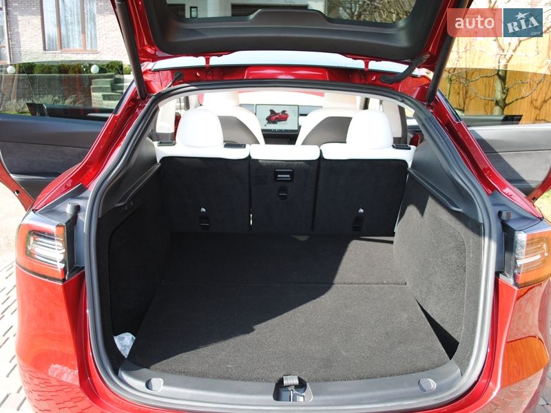 Позашляховик / Кросовер Tesla Model Y 2024 в Луцьку фото 26 Позашляховик / Кросовер Tesla Model Y 2024 в Луцьку