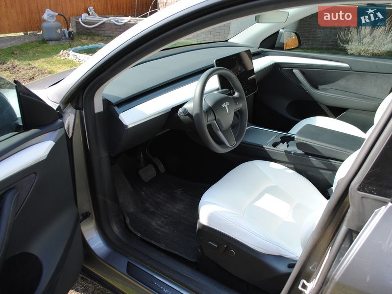 Позашляховик / Кросовер Tesla Model Y 2024 в Луцьку