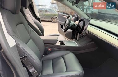 Внедорожник / Кроссовер Tesla Model Y 2025 в Киеве