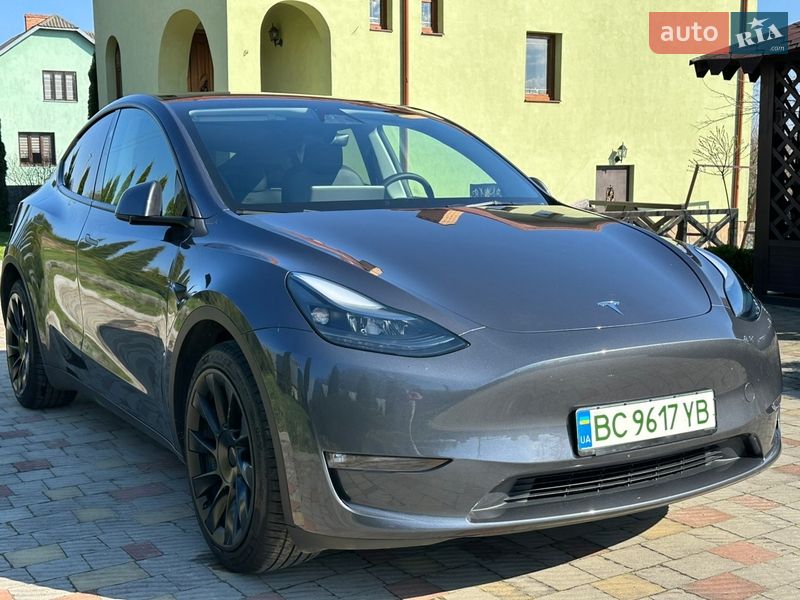 Tesla Model Y 2023