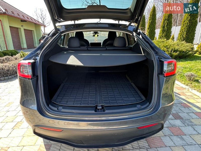 Внедорожник / Кроссовер Tesla Model Y 2023 в Львове