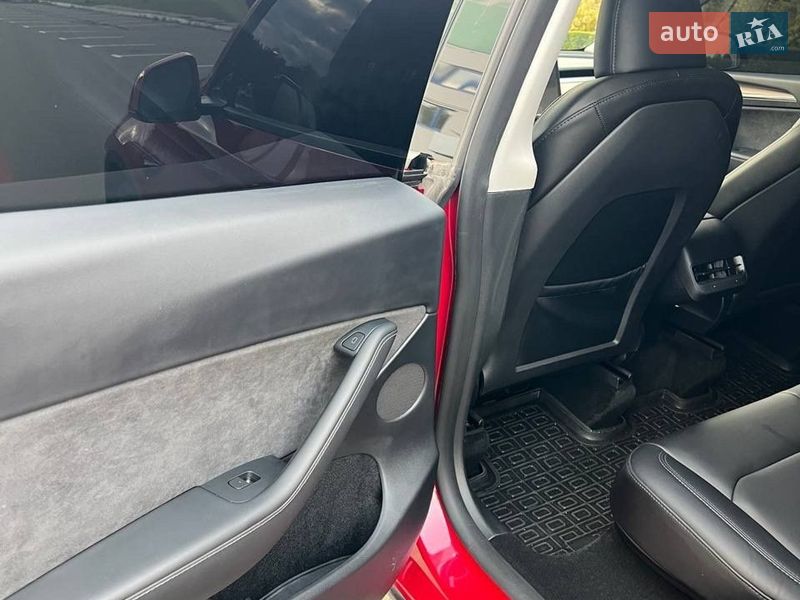 Позашляховик / Кросовер Tesla Model Y 2023 в Києві