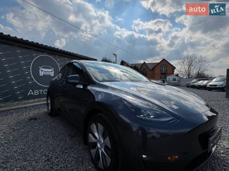 Внедорожник / Кроссовер Tesla Model Y 2025 в Дергачах