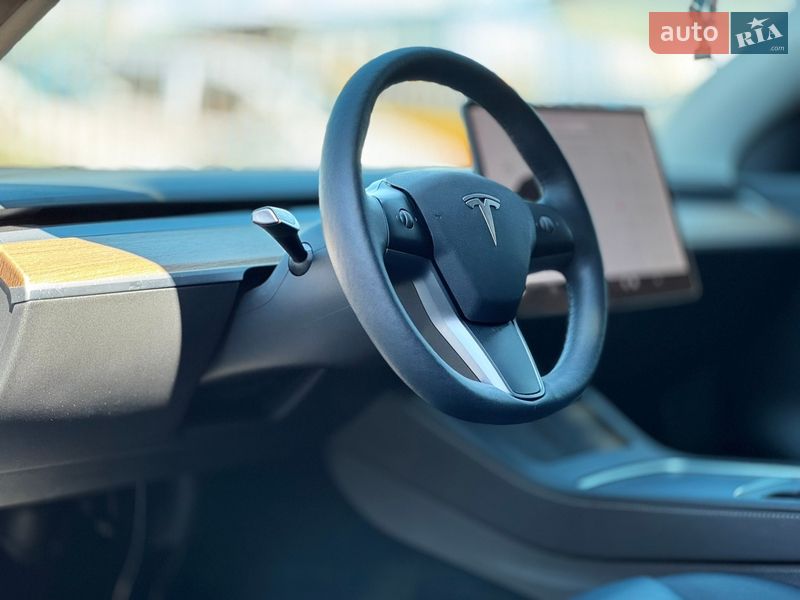 Позашляховик / Кросовер Tesla Model Y 2021 в Миколаєві