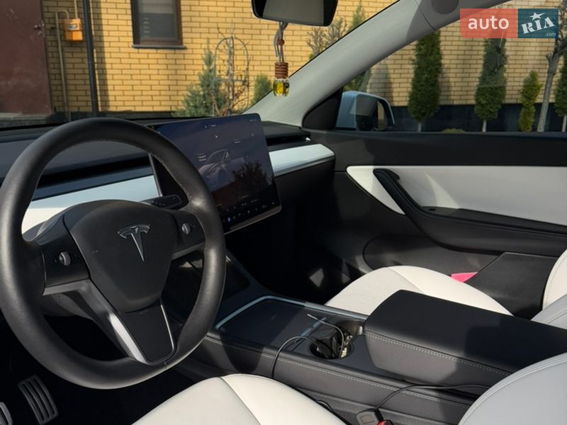 Внедорожник / Кроссовер Tesla Model Y 2022 в Владимире