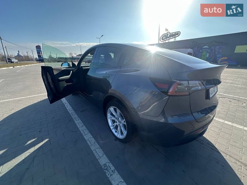 Позашляховик / Кросовер Tesla Model Y 2023 в Києві фото 11 Позашляховик / Кросовер Tesla Model Y 2023 в Києві