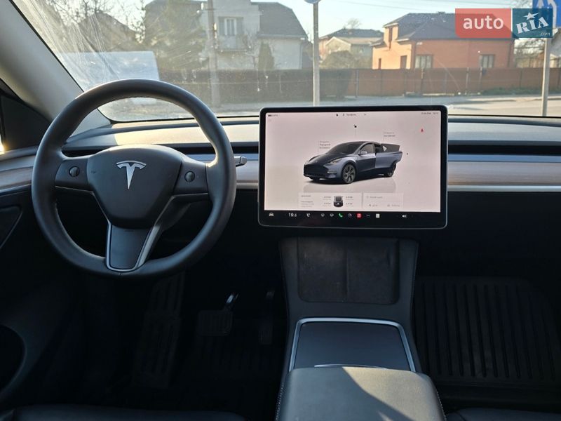 Внедорожник / Кроссовер Tesla Model Y 2024 в Ивано-Франковске