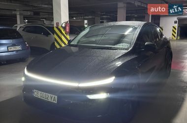 Внедорожник / Кроссовер Tesla Model Y 2025 в Черновцах