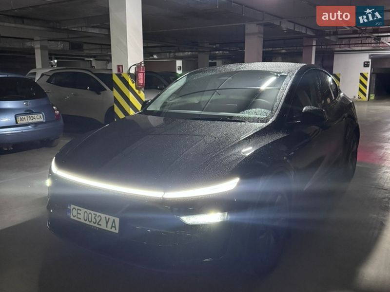 Внедорожник / Кроссовер Tesla Model Y 2025 в Черновцах