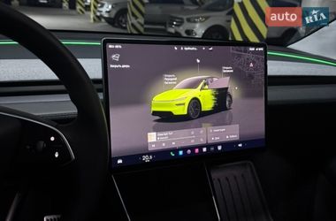 Внедорожник / Кроссовер Tesla Model Y 2025 в Черновцах