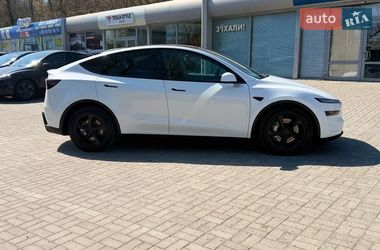 Внедорожник / Кроссовер Tesla Model Y 2025 в Днепре