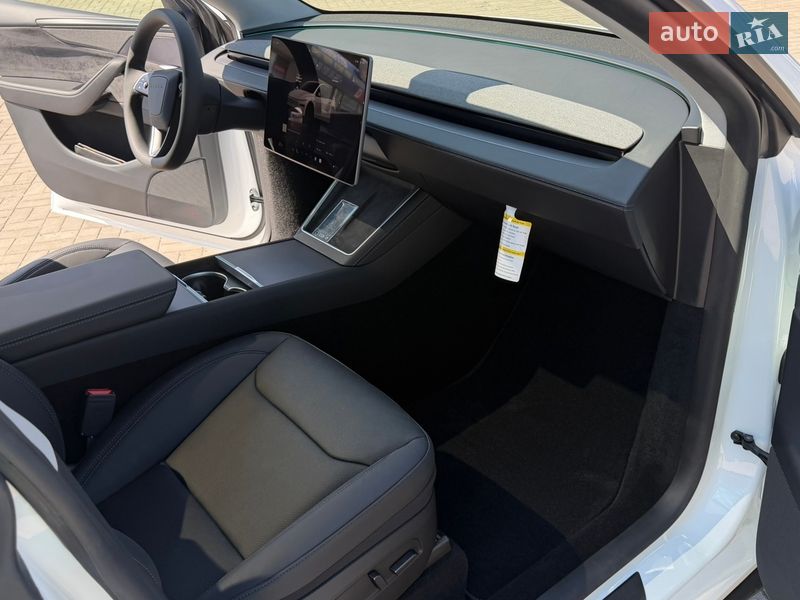 Внедорожник / Кроссовер Tesla Model Y 2025 в Днепре