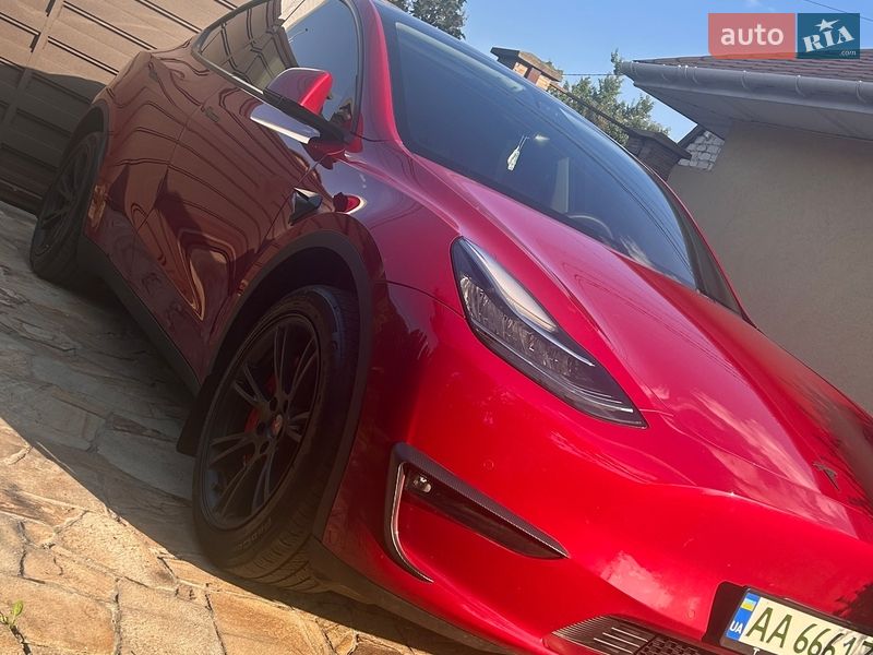Внедорожник / Кроссовер Tesla Model Y 2022 в Киеве